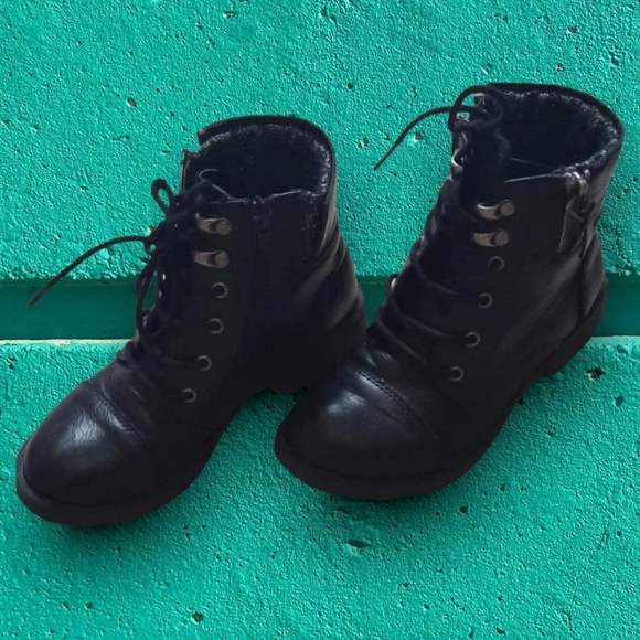 Steve Madden leather Boots, Size 1 , Color Black - Picture 1 of 7